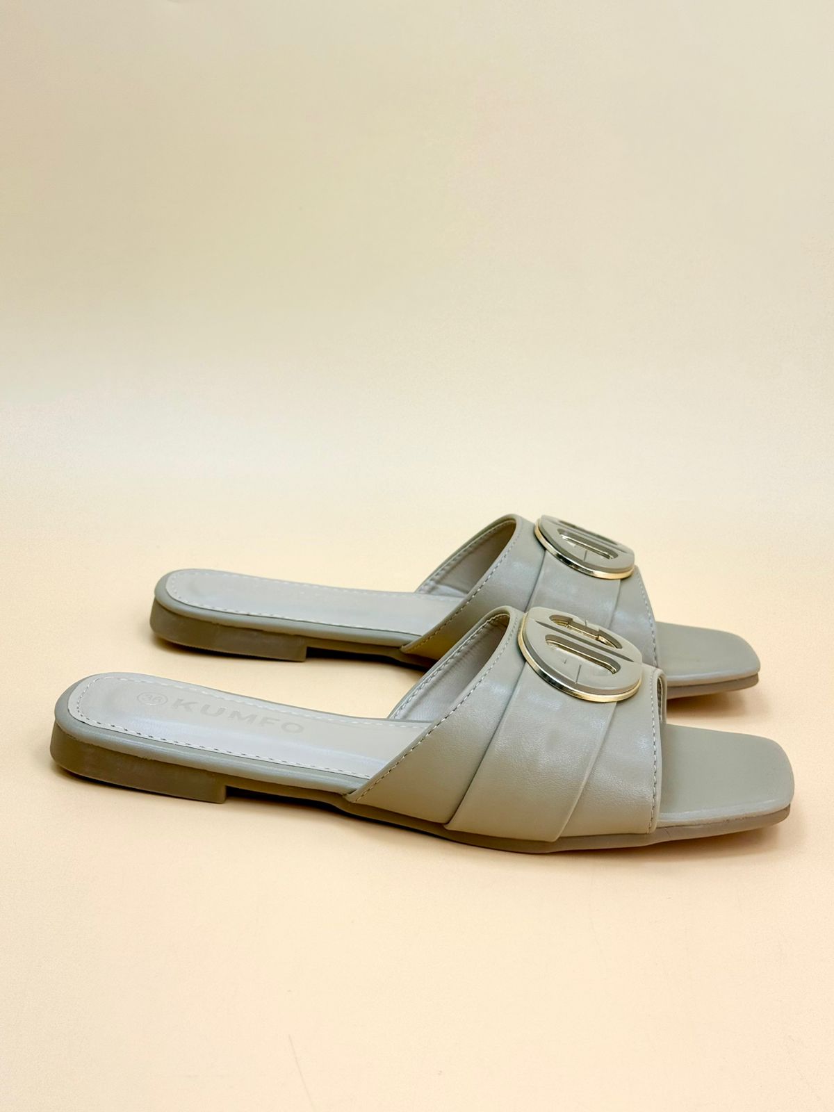 NEW , WOMEN SLIPPERS S26
