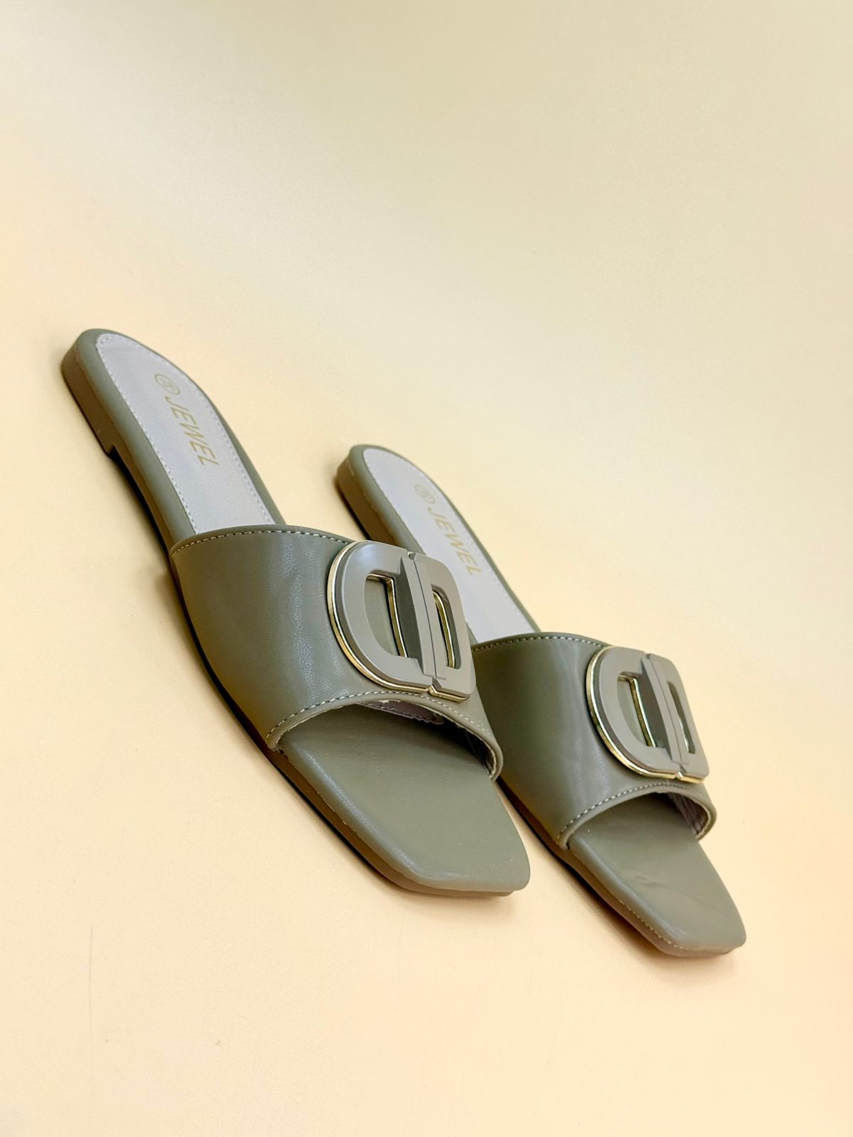 NEW , WOMEN SLIPPERS S24