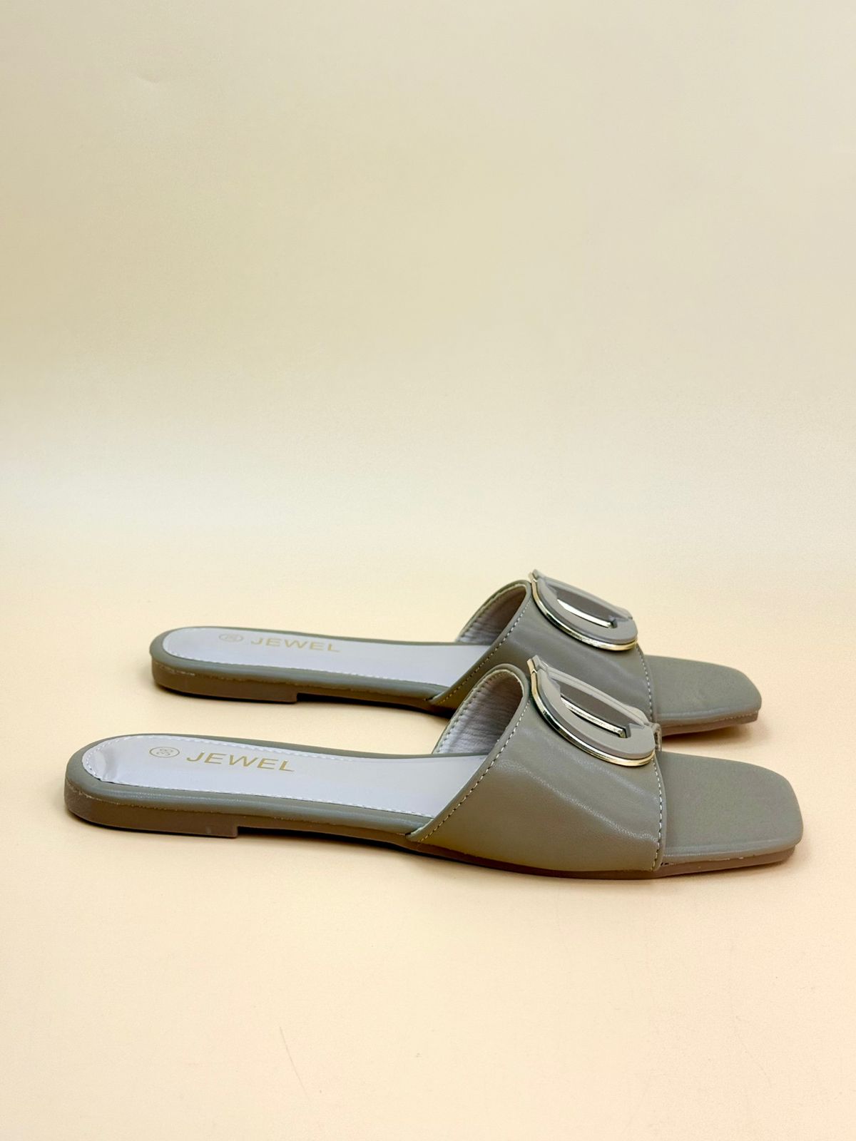NEW , WOMEN SLIPPERS S24