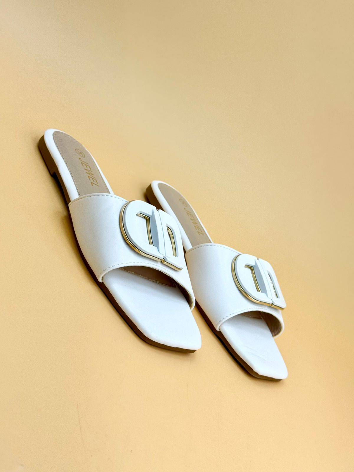 NEW , WOMEN SLIPPERS S24