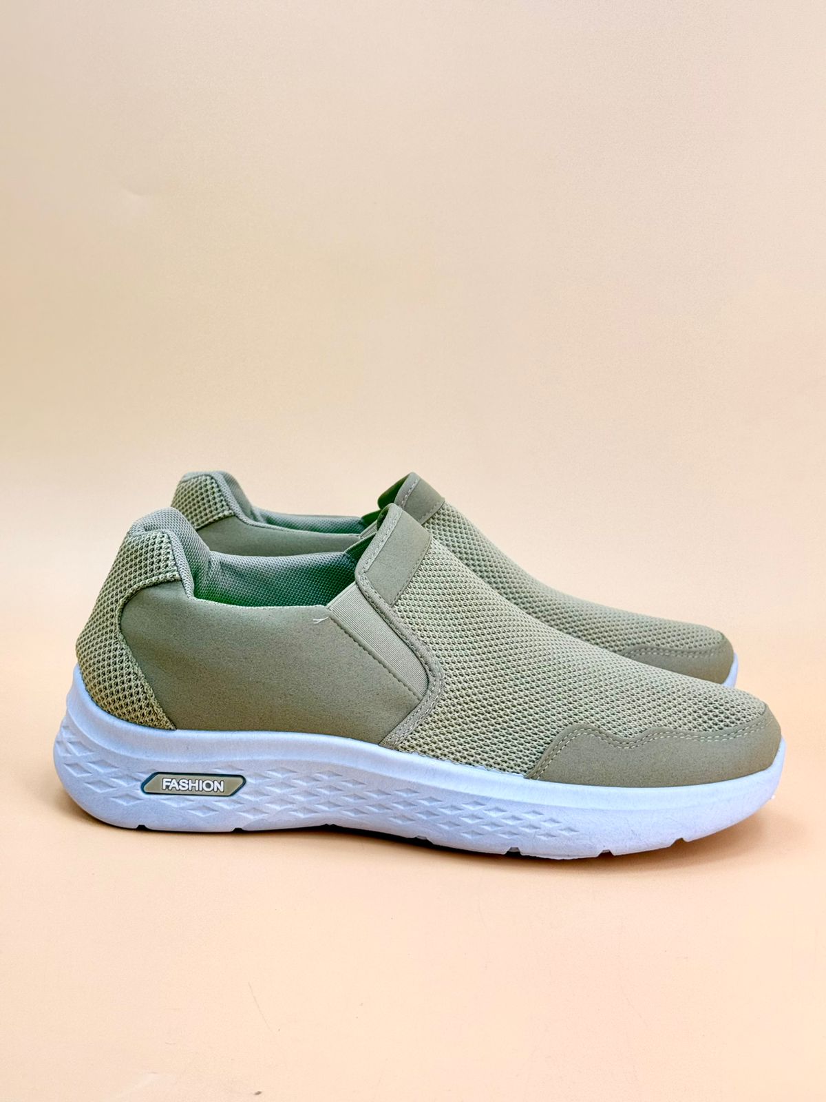 MEN SALE SIZE FROM 40 TO 45 M9