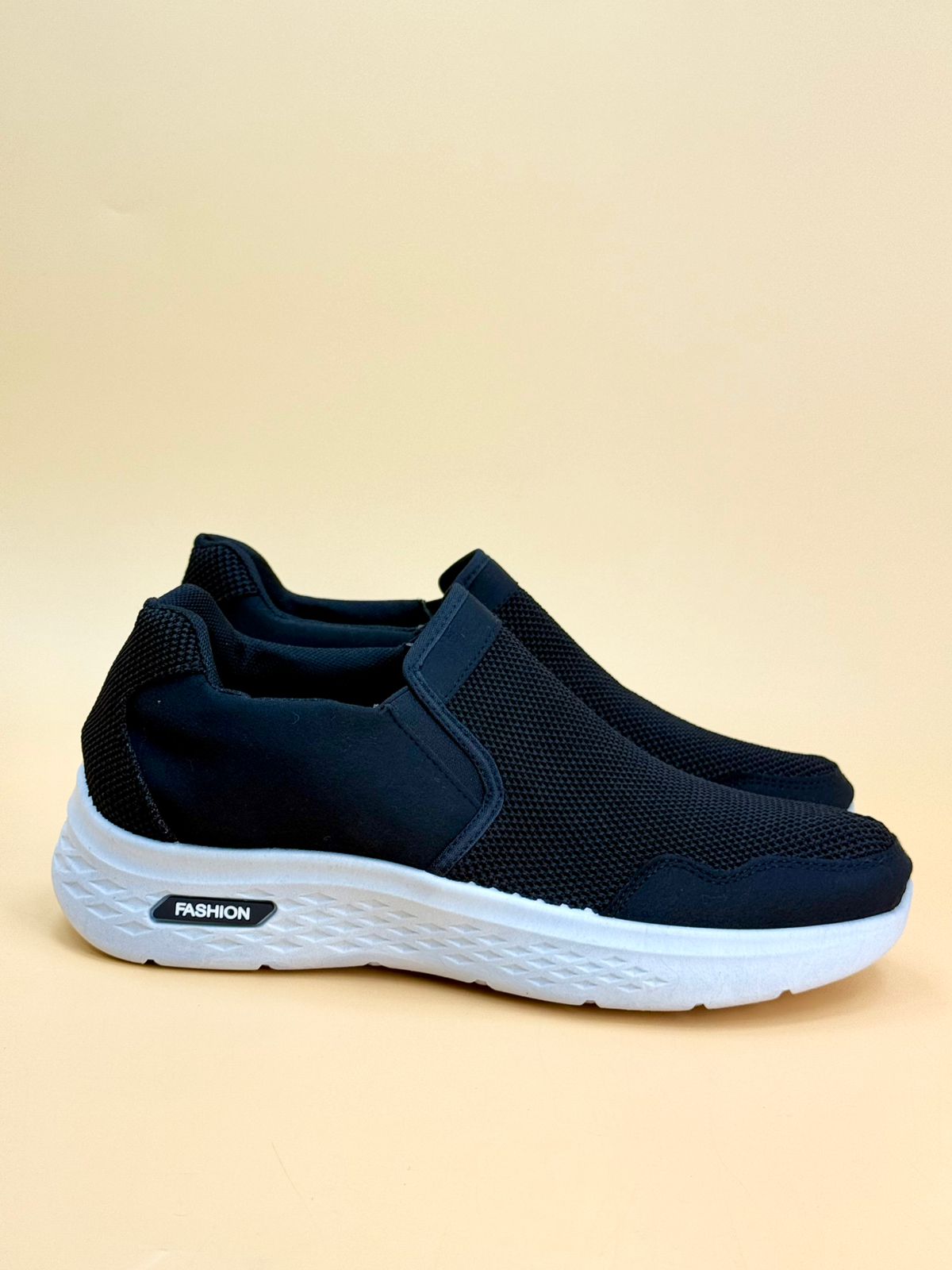 MEN SALE SIZE FROM 40 TO 45 M9