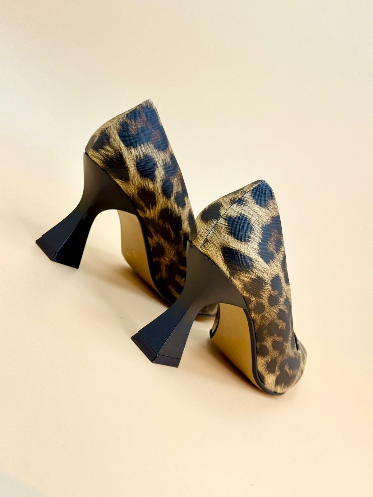 NEW , WOMEN SHOES HEELS W652