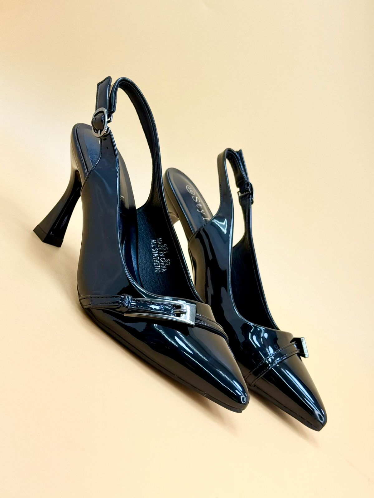 NEW , WOMEN SHOES HEELS W148