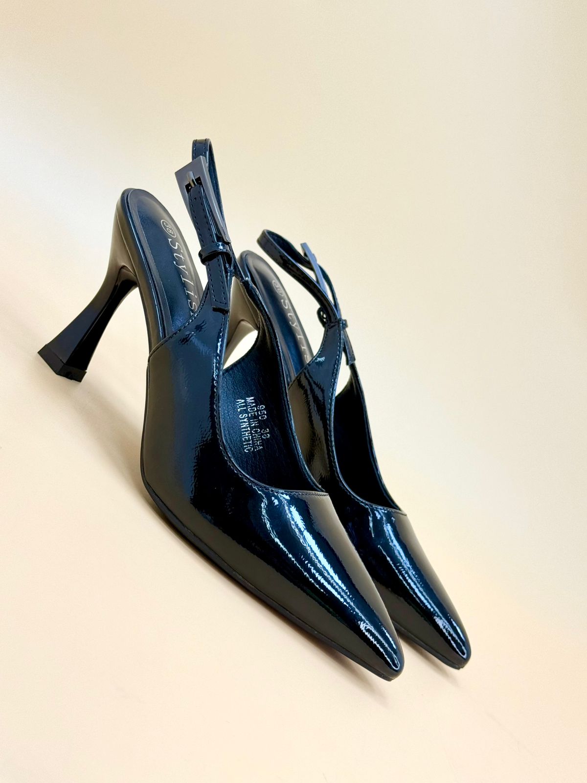 NEW , WOMEN SHOES HEELS W146