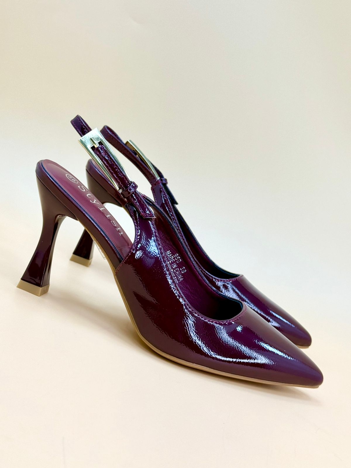 NEW , WOMEN SHOES HEELS W146
