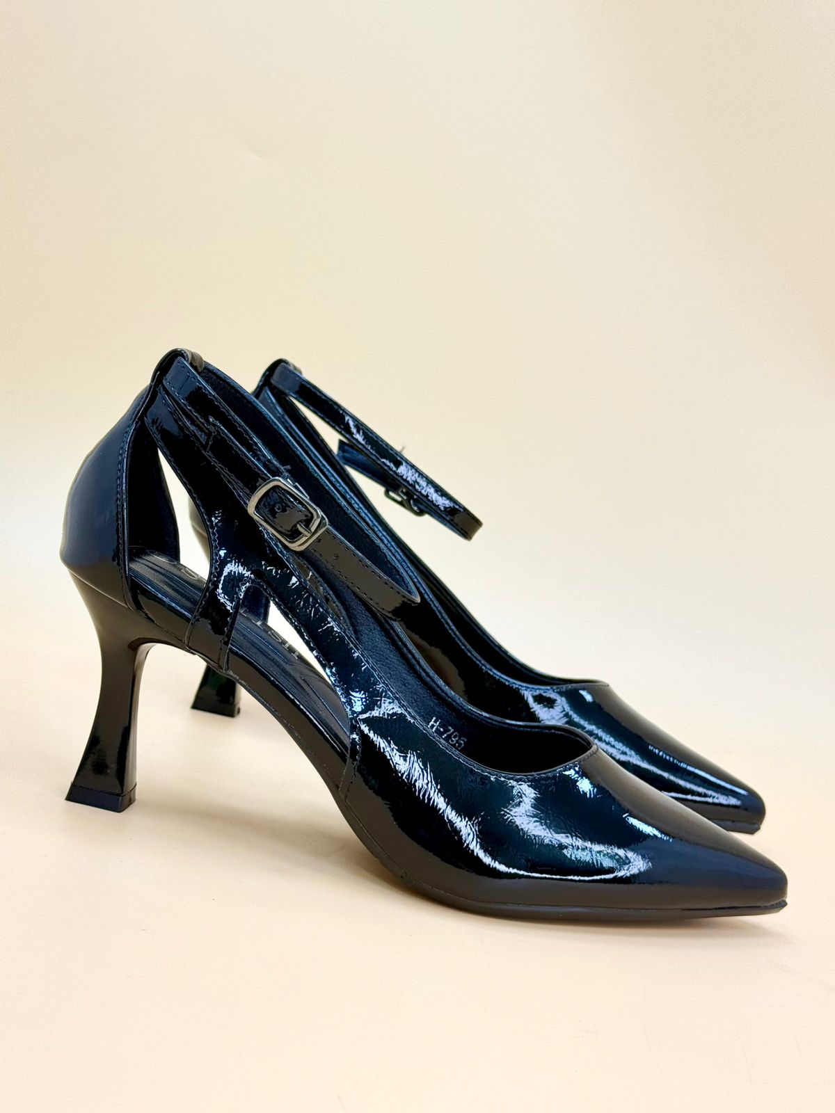 NEW , WOMEN SHOES HEELS W159