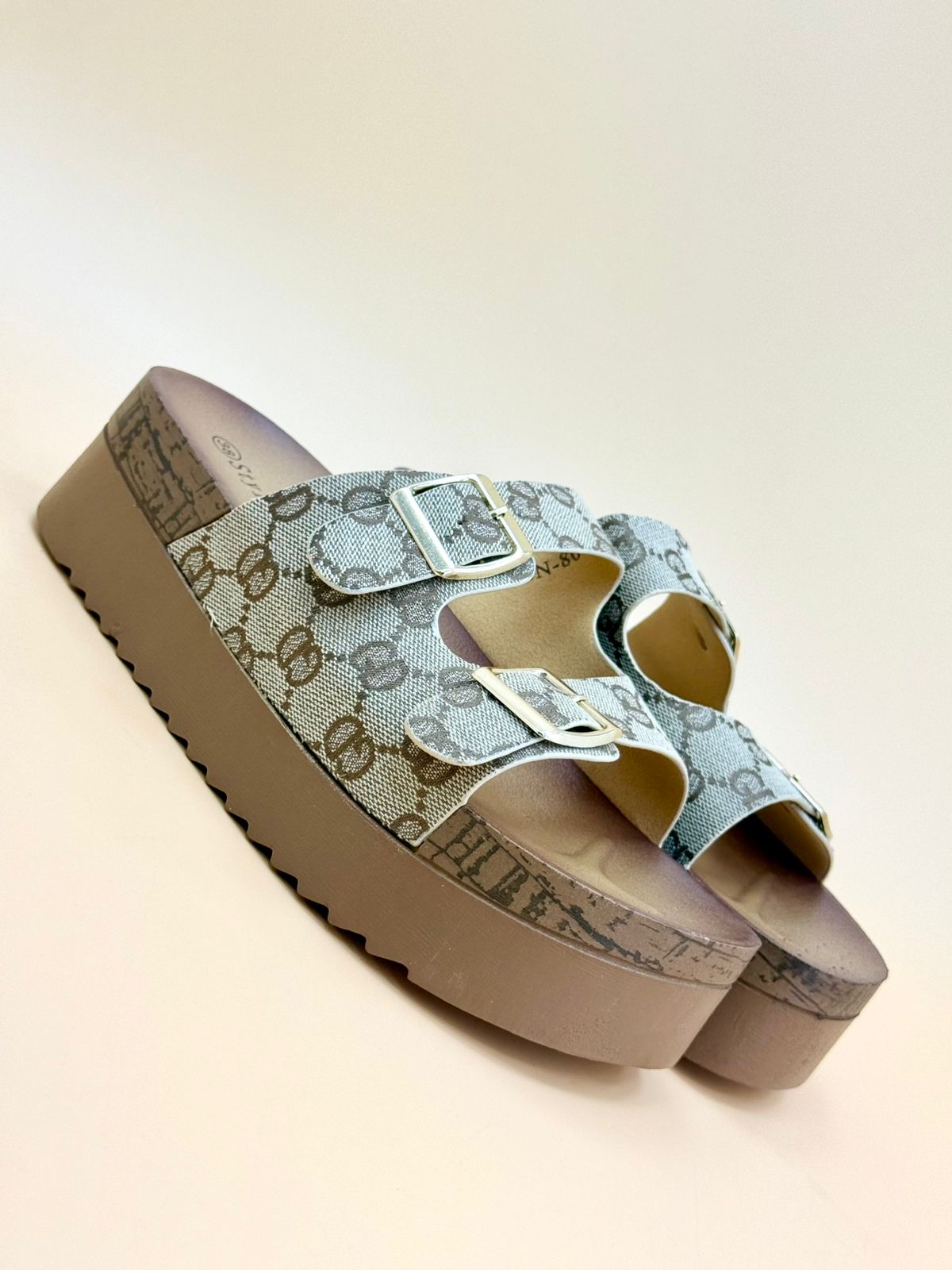 NEW , WOMEN SLIPPERS WC14