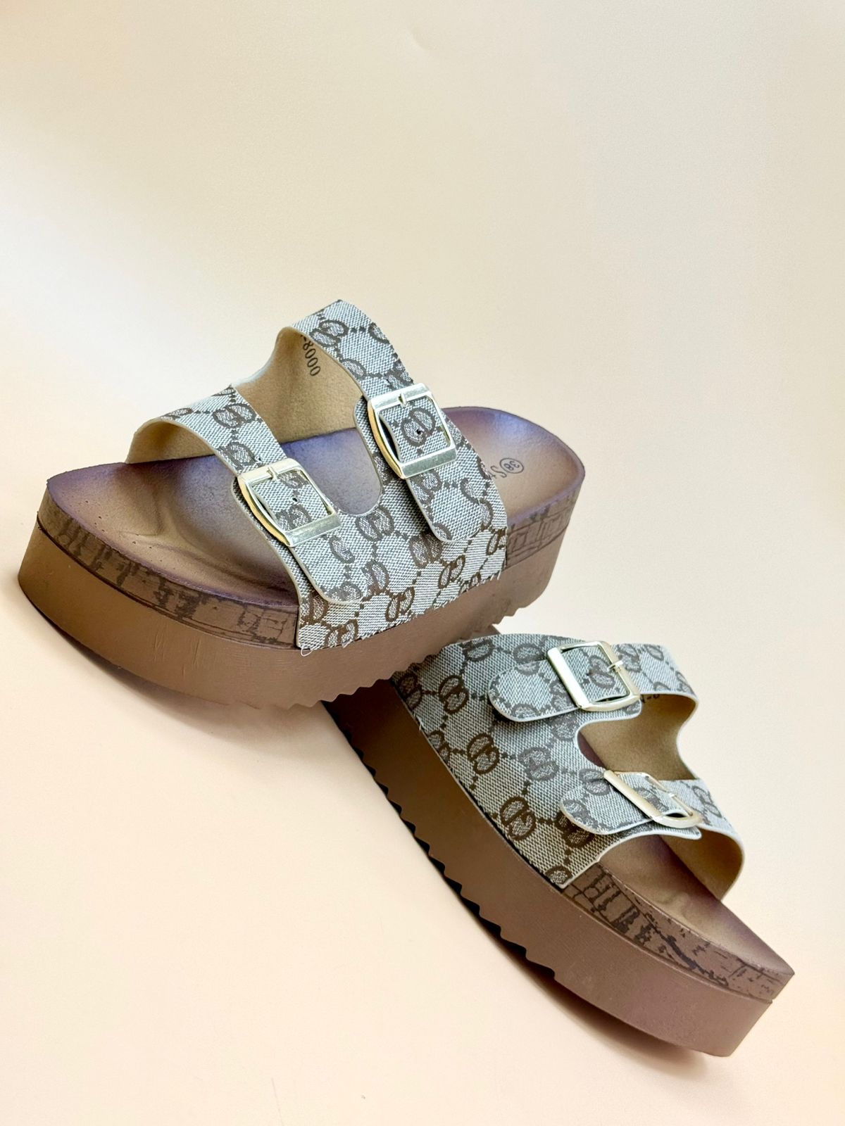 NEW , WOMEN SLIPPERS WC14