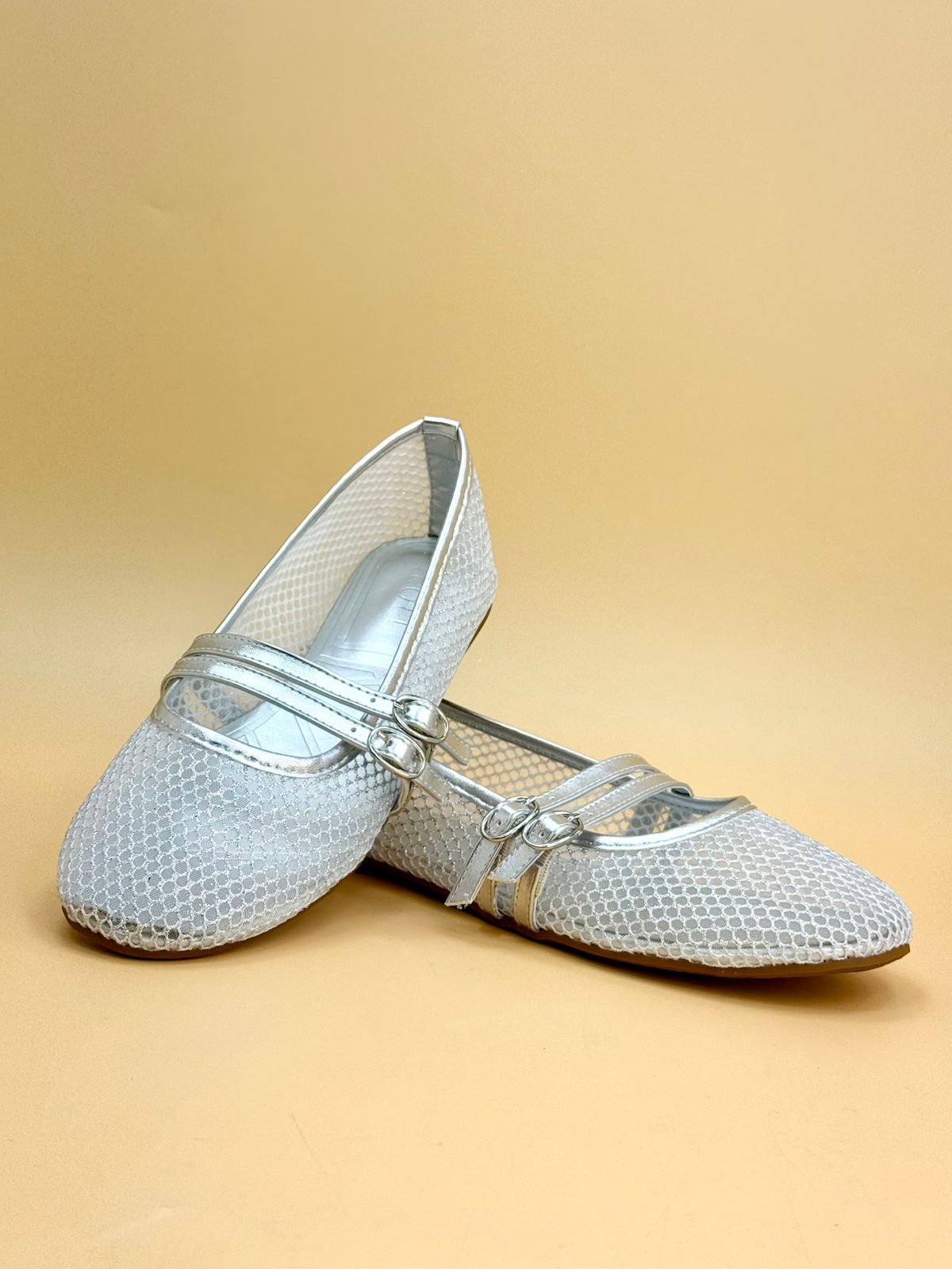 NEW , WOMEN SHOES W236