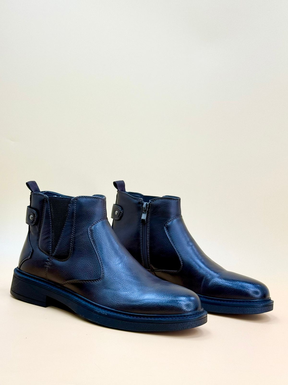 NEW , MEN BOOTS M992 , MADE IN CHINA