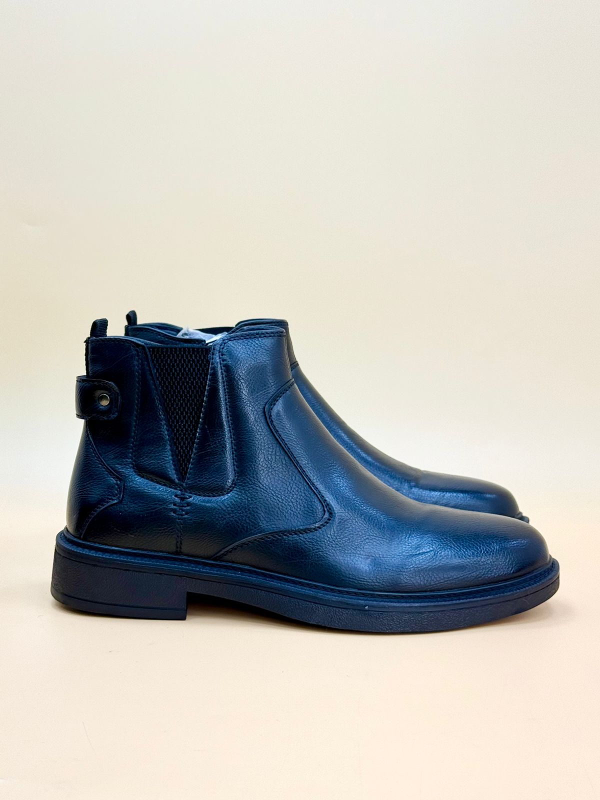 NEW , MEN BOOTS M992 , MADE IN CHINA