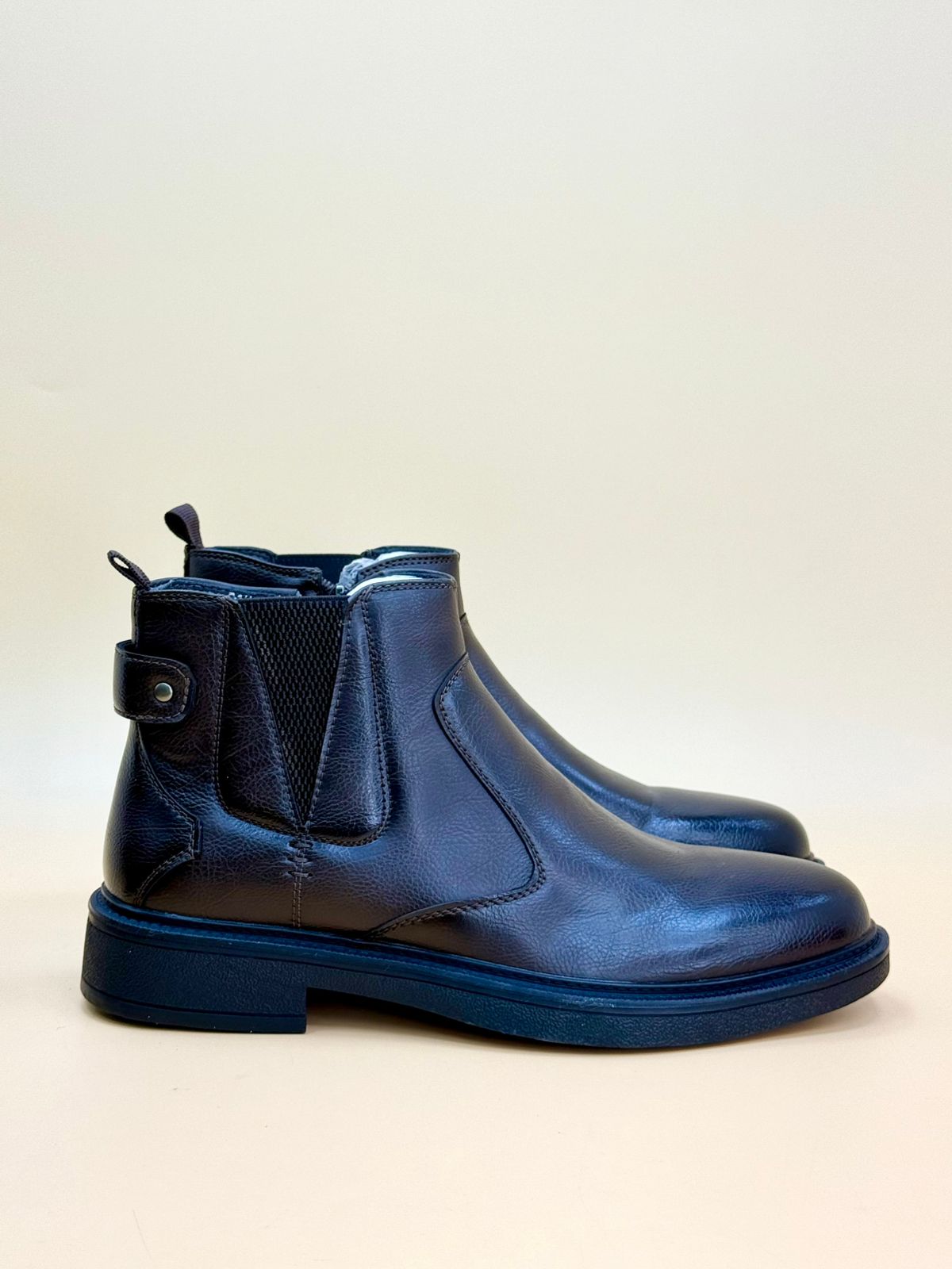 NEW , MEN BOOTS M992 , MADE IN CHINA