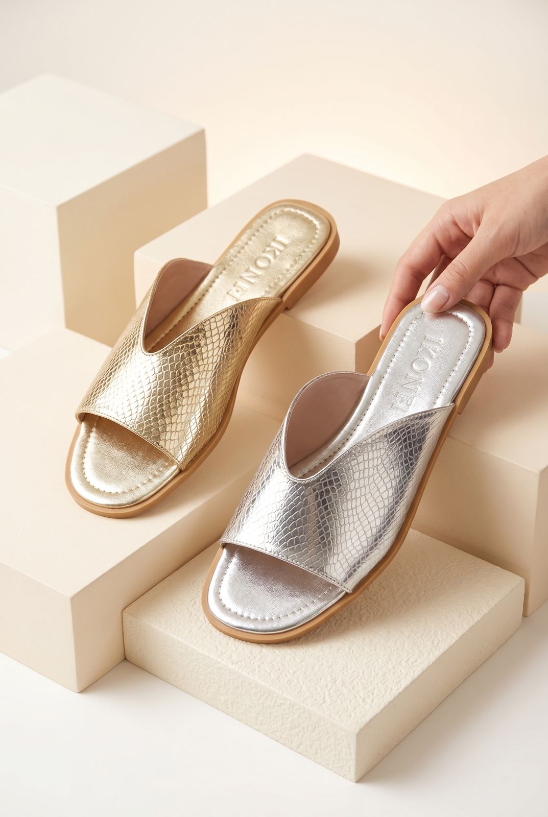 WOMEN SLIPPERS S12
