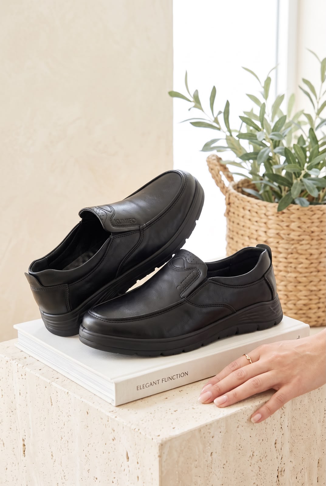 NEW , MEN SHOES M537, MADE IN CHINA