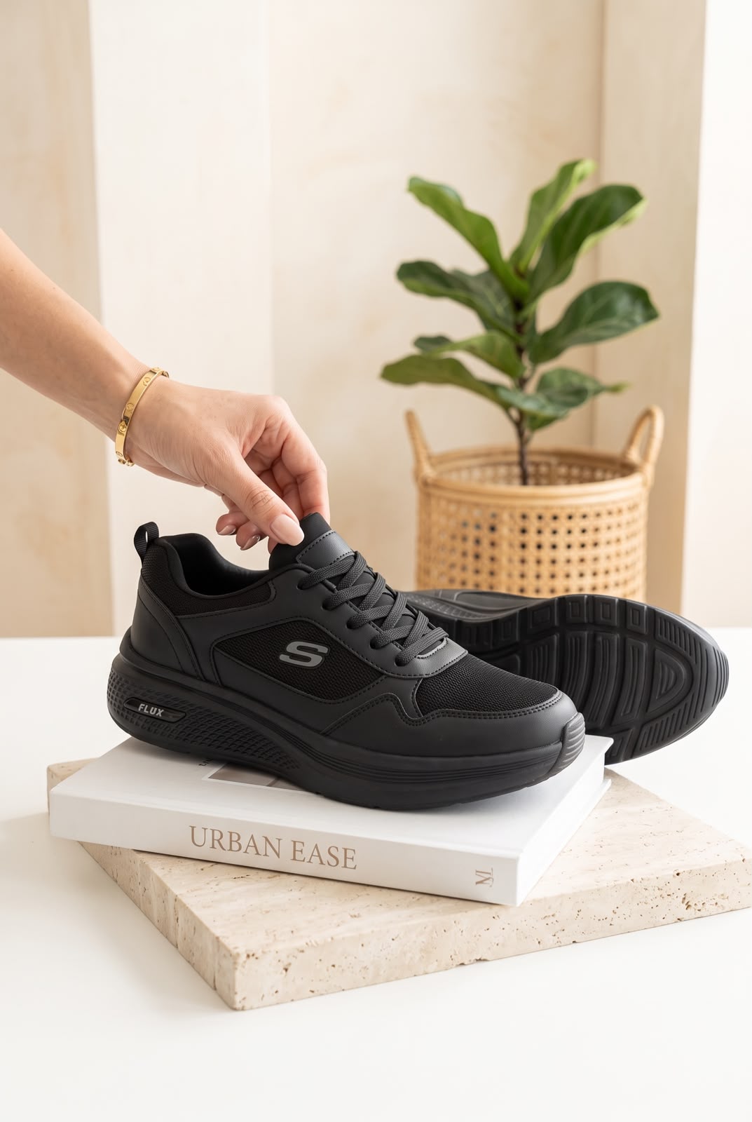 NEW , MEN SHOES M648