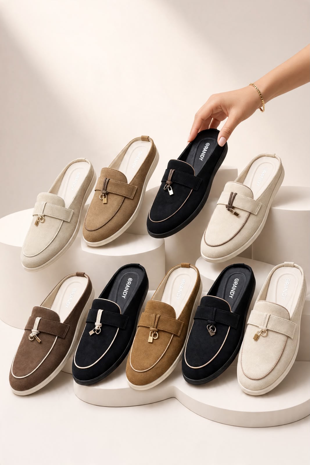 NEW , WOMEN SLIPPERS W32