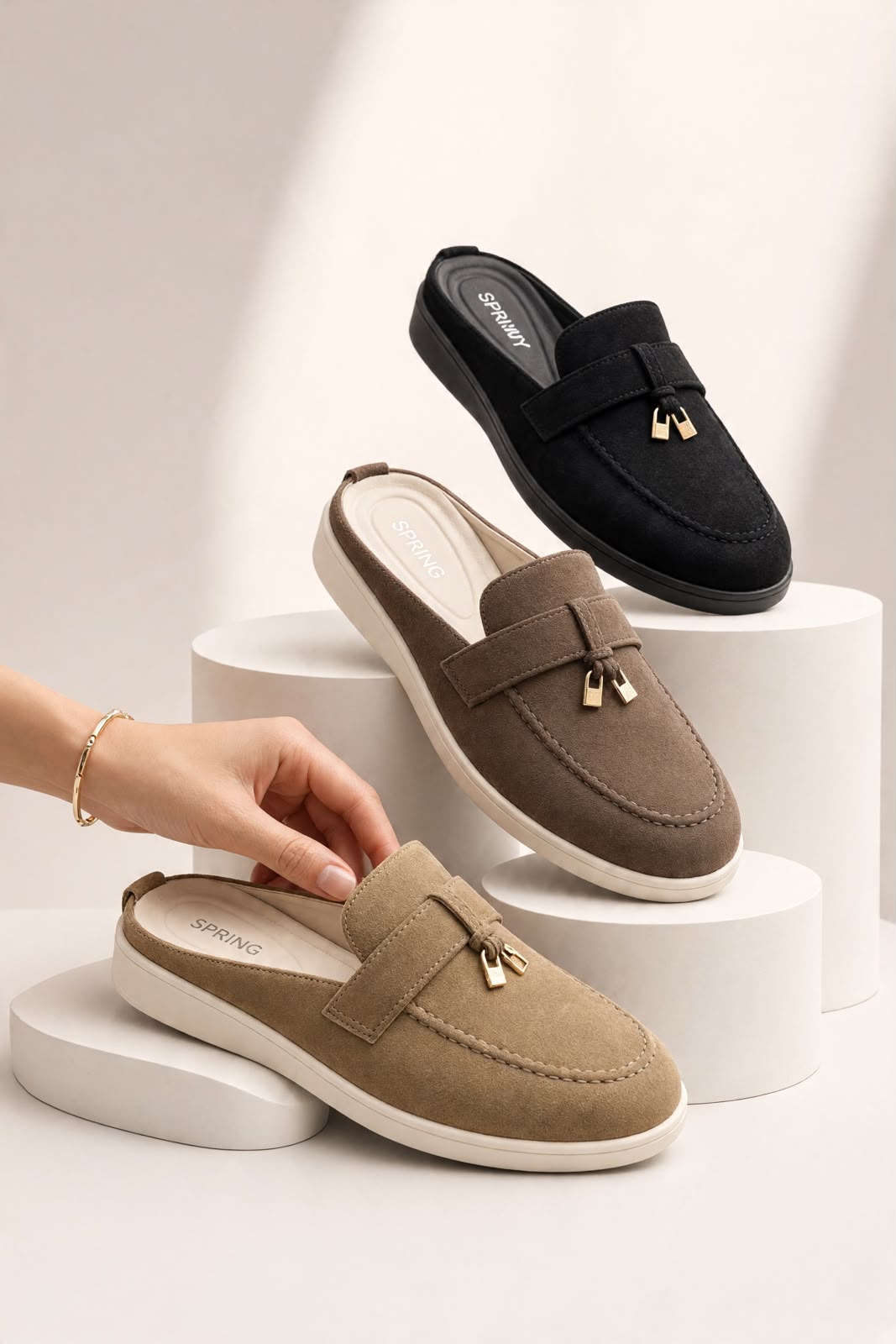 NEW , WOMEN SLIPPERS W551