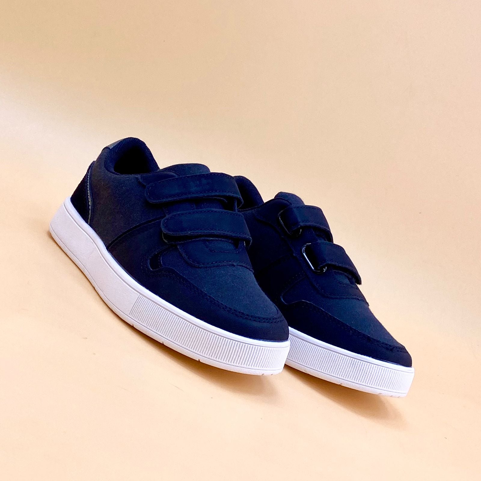 NEW , KIDS SHOES SIZE FROM 20 TO 36 K81