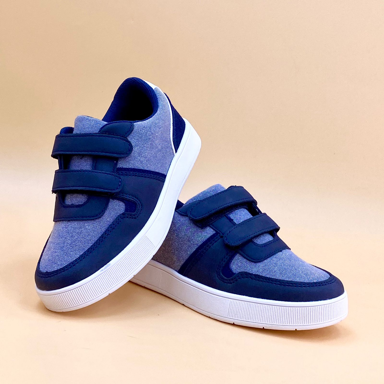 NEW , KIDS SHOES SIZE FROM 20 TO 36 K81