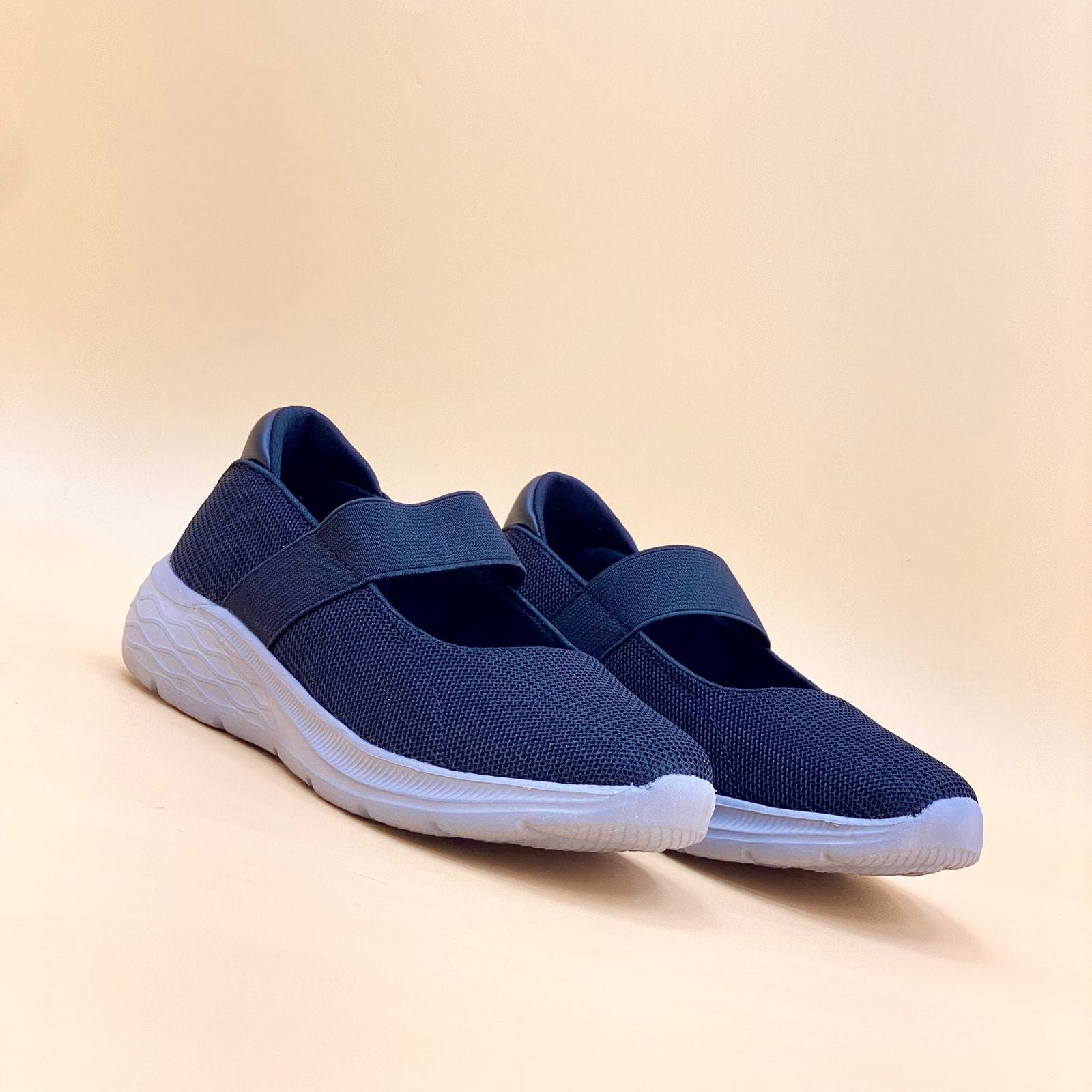 NEW , KIDS SHOES SIZE FROM 25 TO 36 K83
