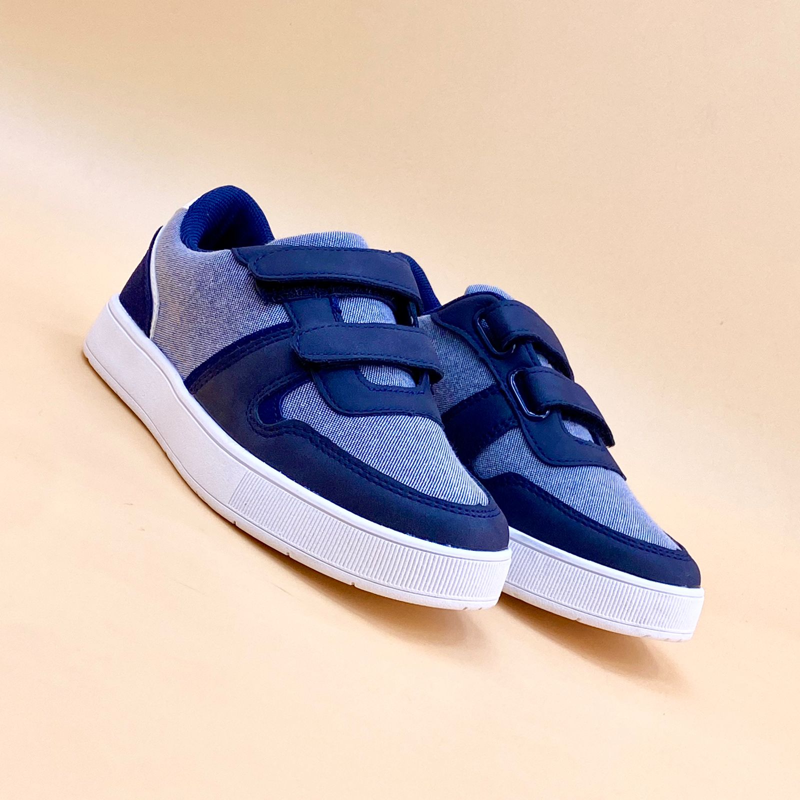 NEW , KIDS SHOES SIZE FROM 20 TO 36 K81