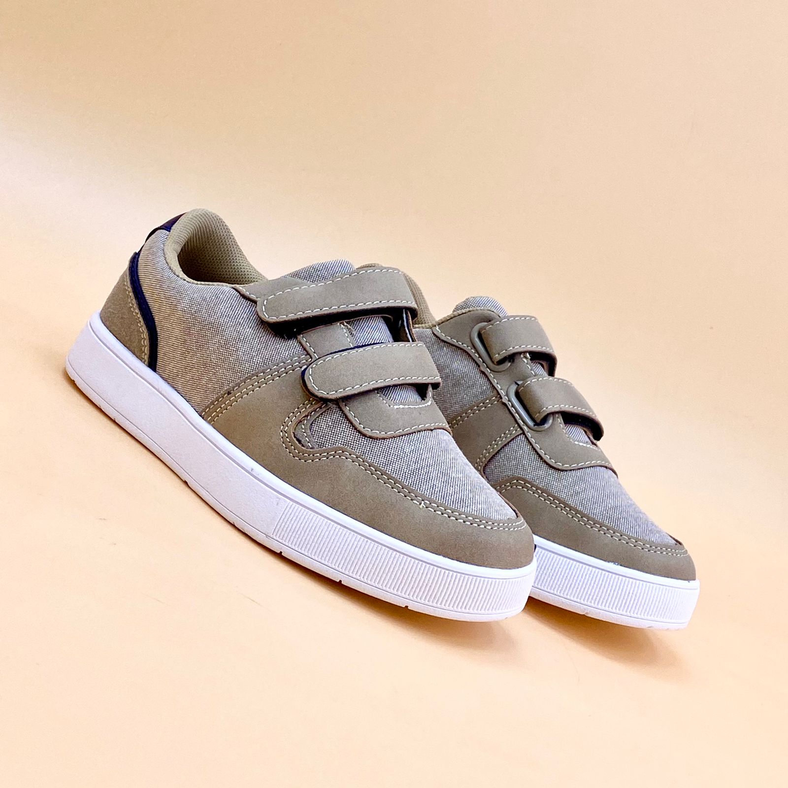 NEW , KIDS SHOES SIZE FROM 20 TO 36 K81