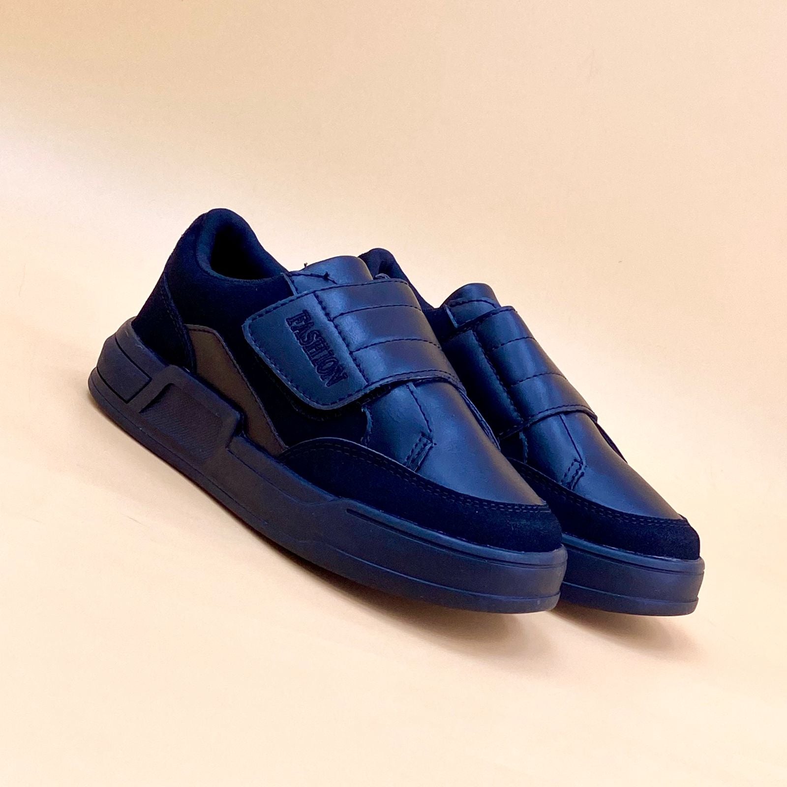 NEW , KIDS SHOES SIZE FROM 20 TO 37 K82