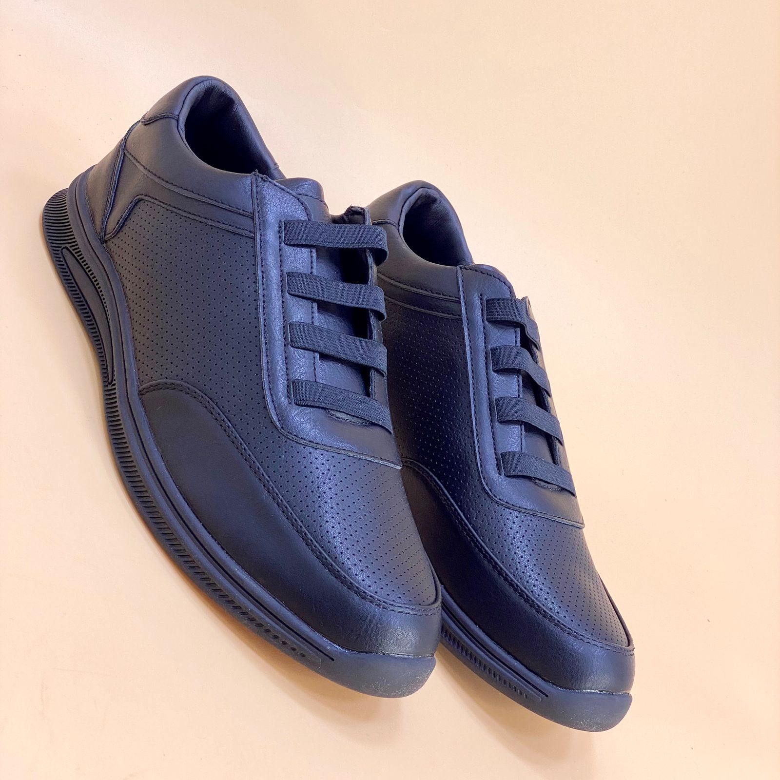 NEW , MEN SHOES M185, MADE IN CHINA