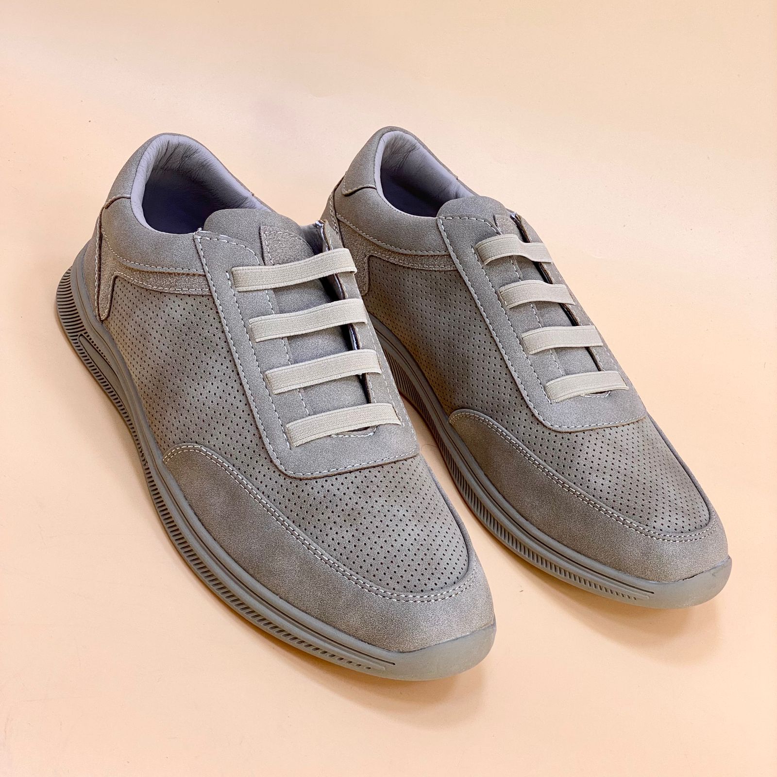 NEW , MEN SHOES M185, MADE IN CHINA