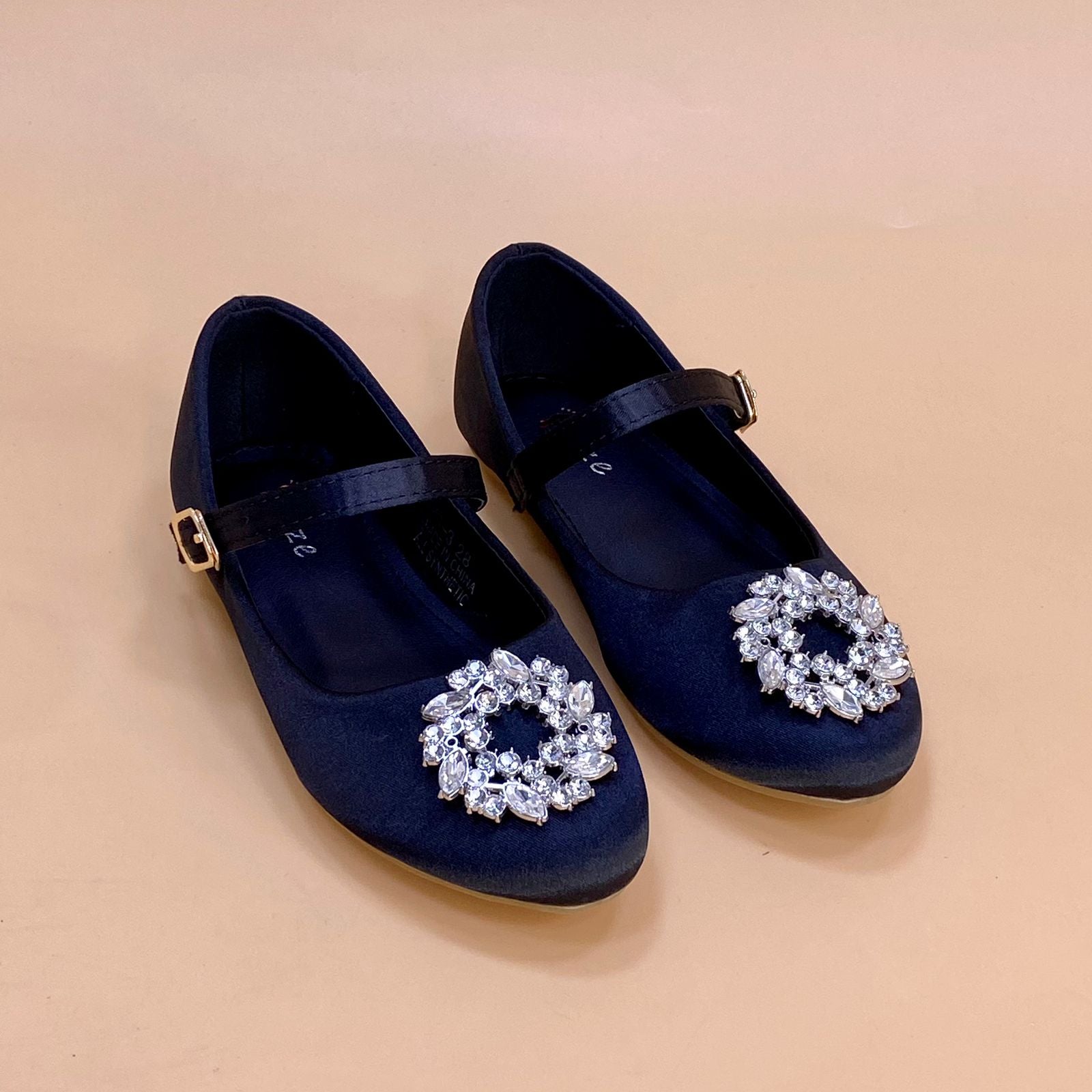 NEW , KIDS SHOES K26 SIZE FROM 25 TO 36