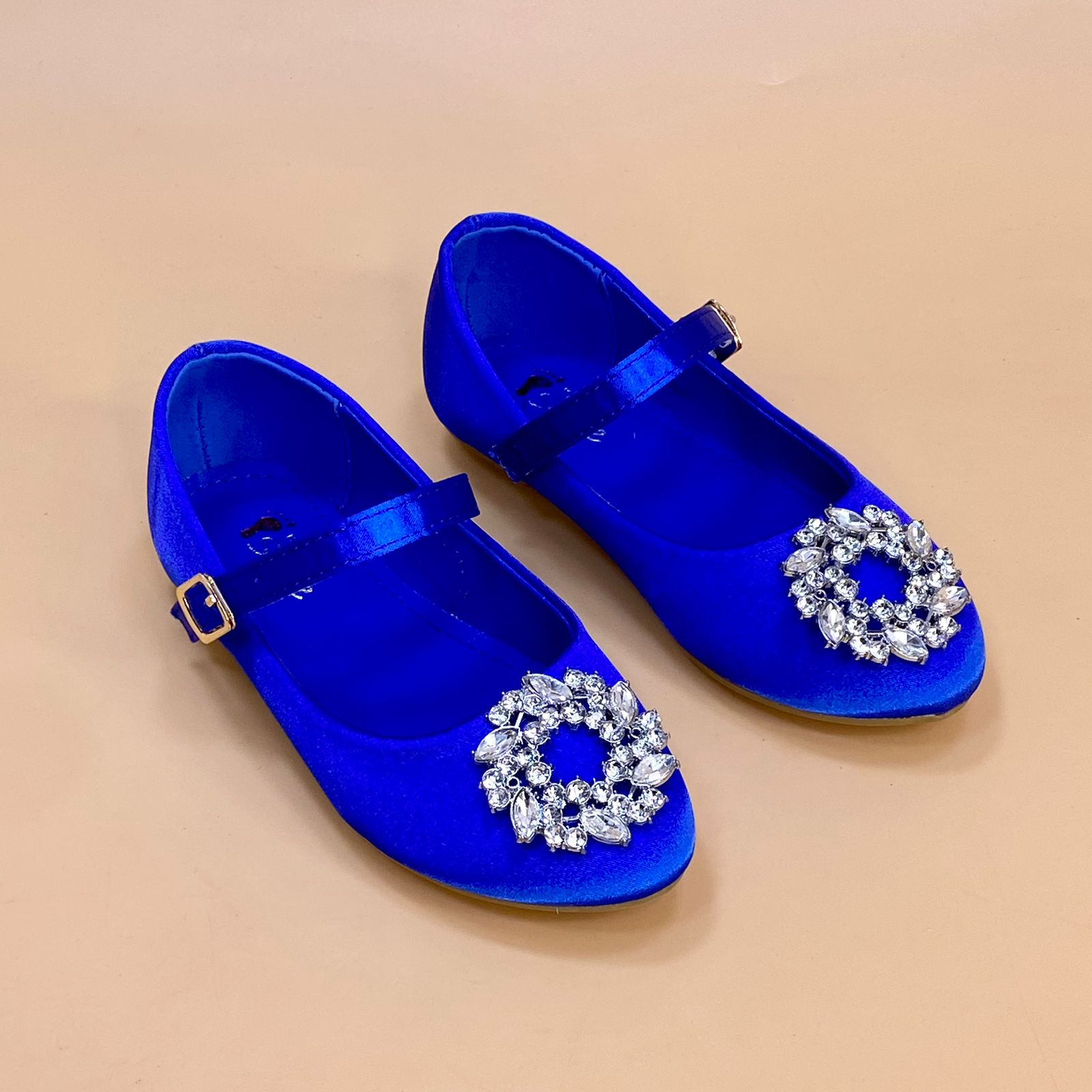 NEW , KIDS SHOES K26 SIZE FROM 25 TO 36