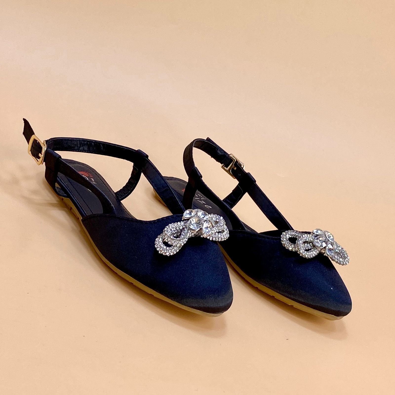 NEW , KIDS SHOES K25 SIZE FROM 25 TO 36