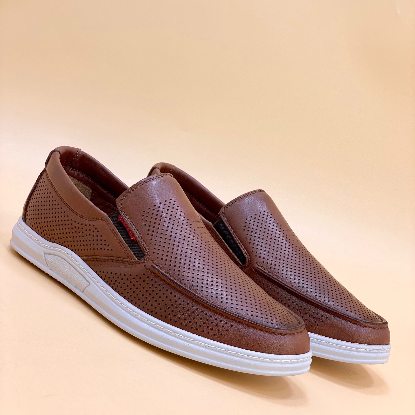 NEW , MADE IN TURKEY GENUINE LEATHER MEN SHOES M207