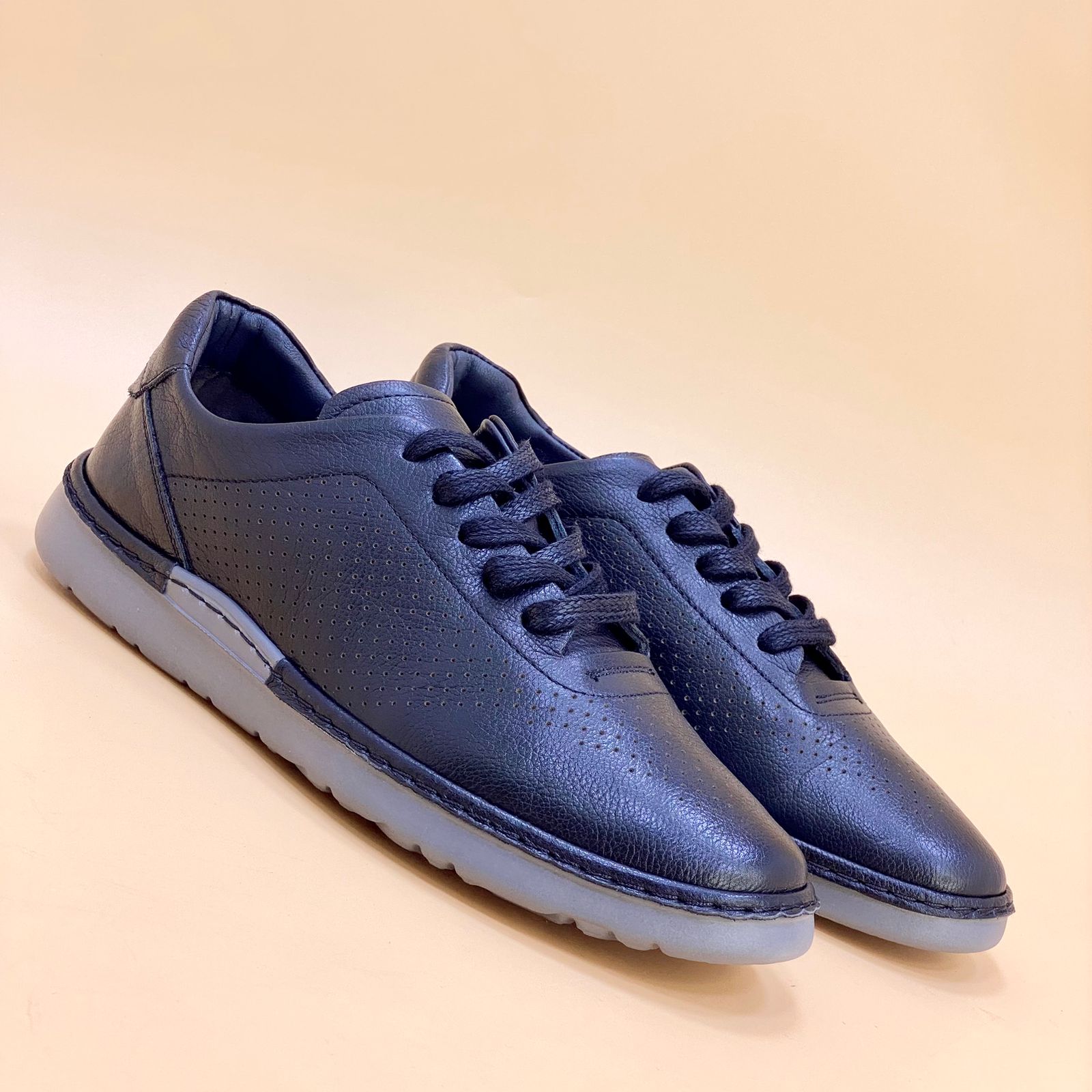 NEW , MADE IN TURKEY GENUINE LEATHER MEN SHOES M205