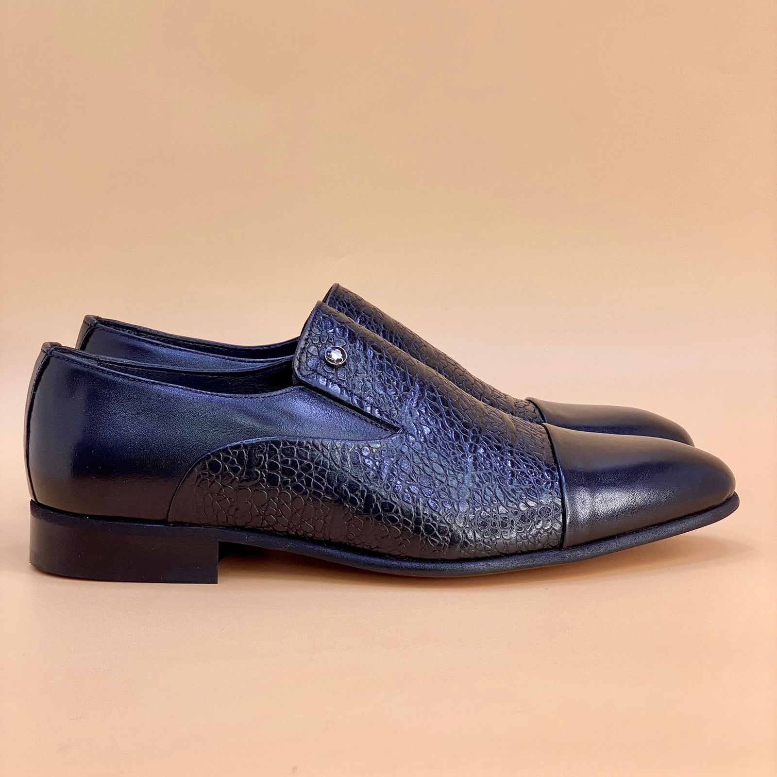 NEW , MADE IN TURKEY GENUINE LEATHER MEN SHOES M210