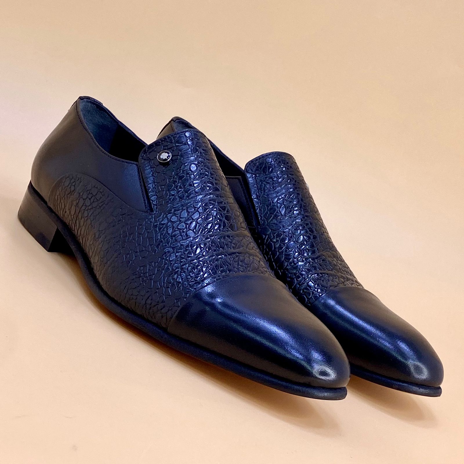 NEW , MADE IN TURKEY GENUINE LEATHER MEN SHOES M210