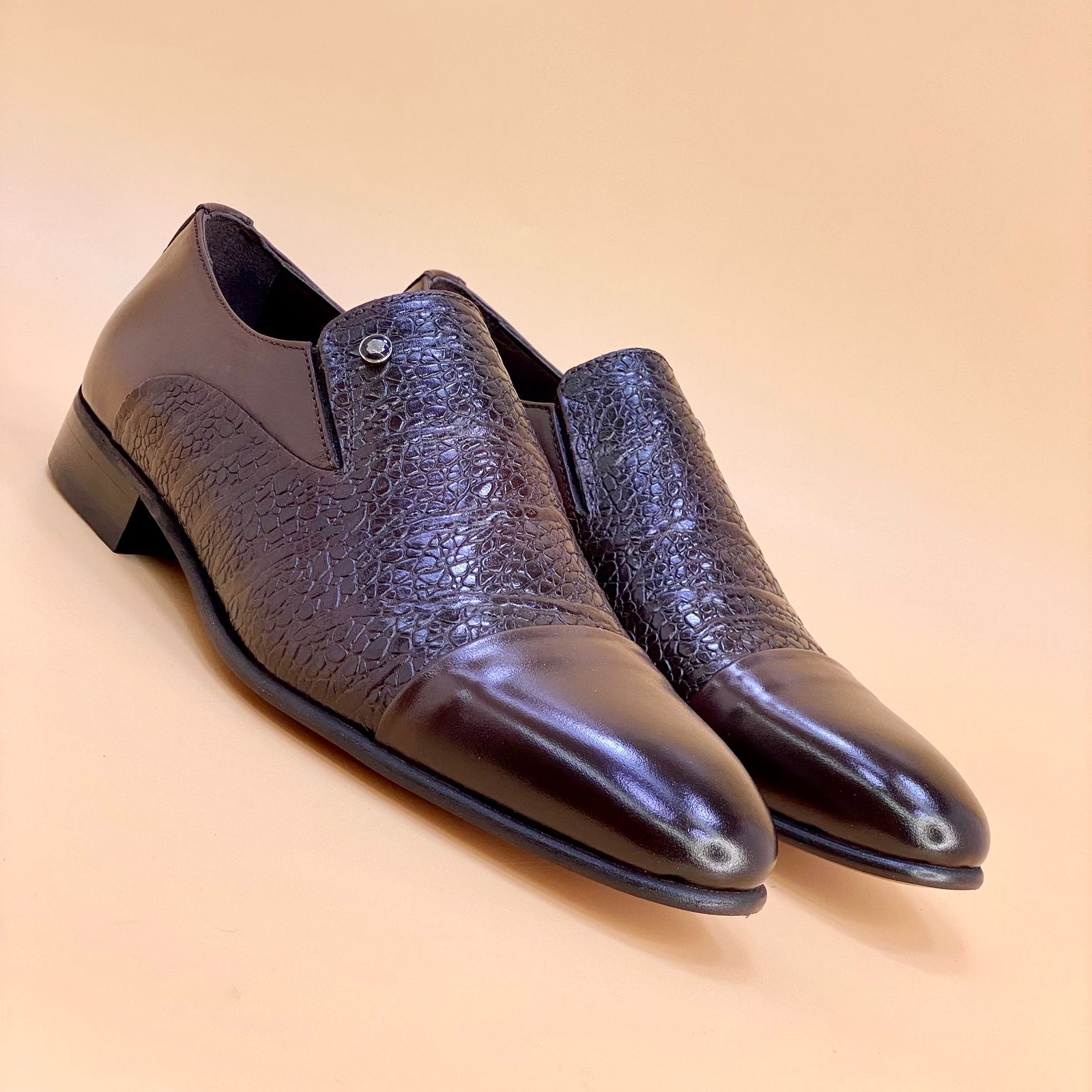 NEW , MADE IN TURKEY GENUINE LEATHER MEN SHOES M210