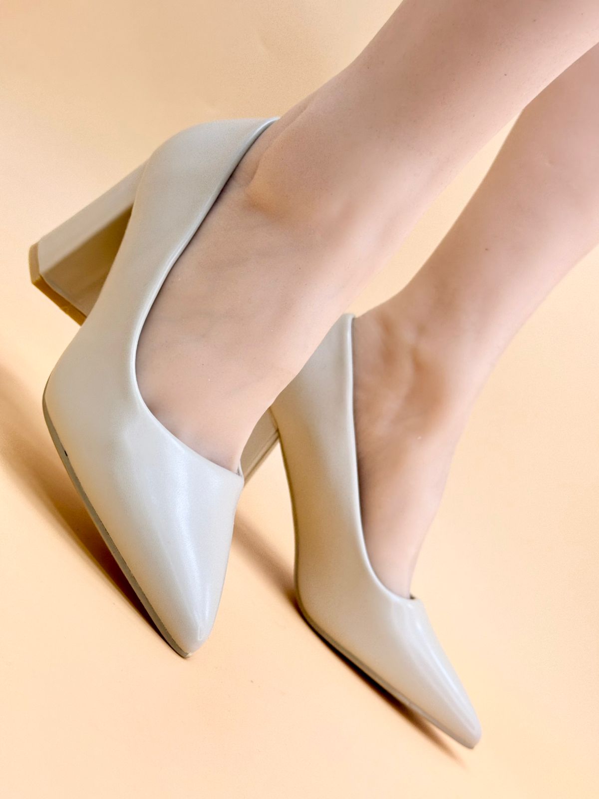 WOMEN SHOES HEELS W666