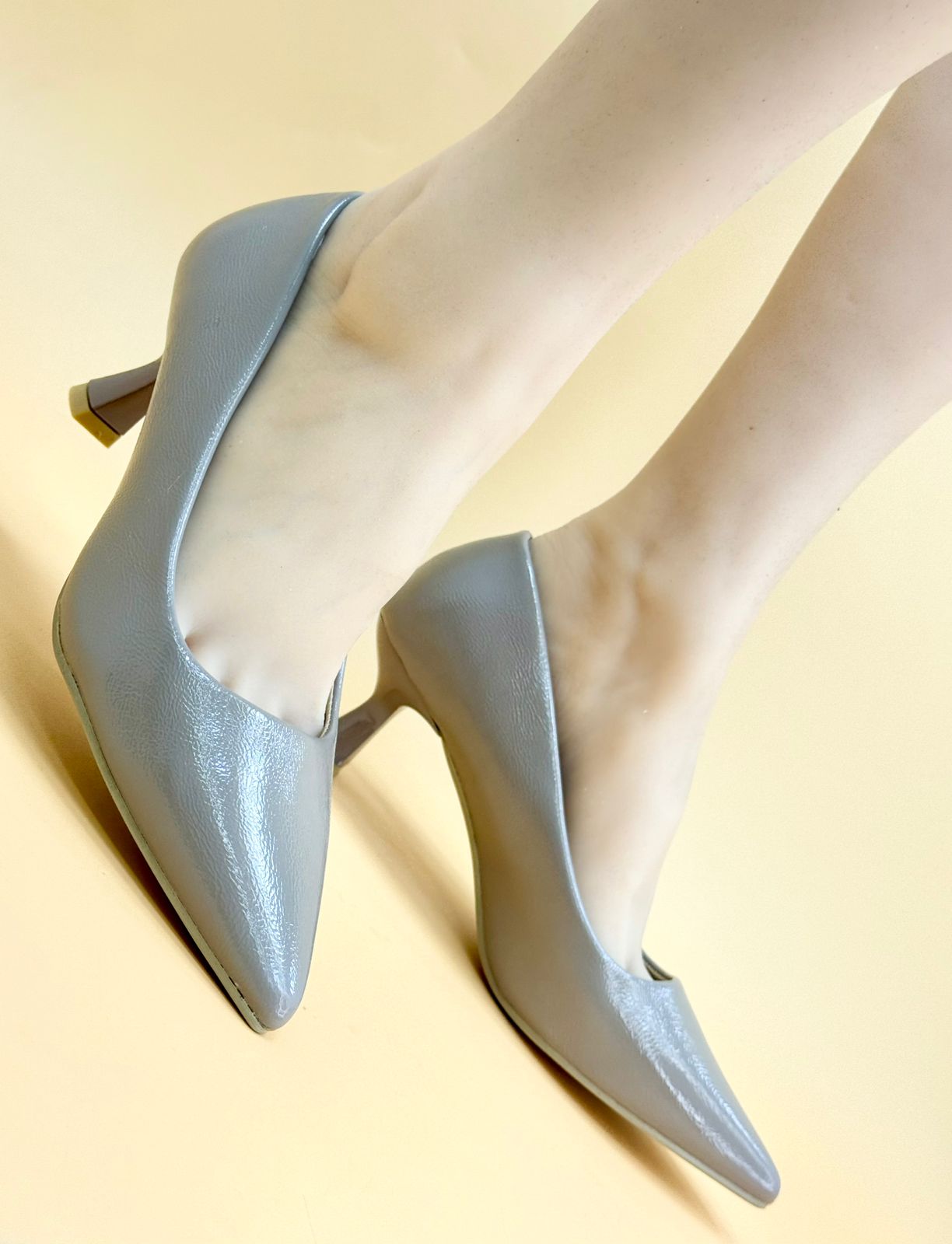 WOMEN SHOES HEELS  W384