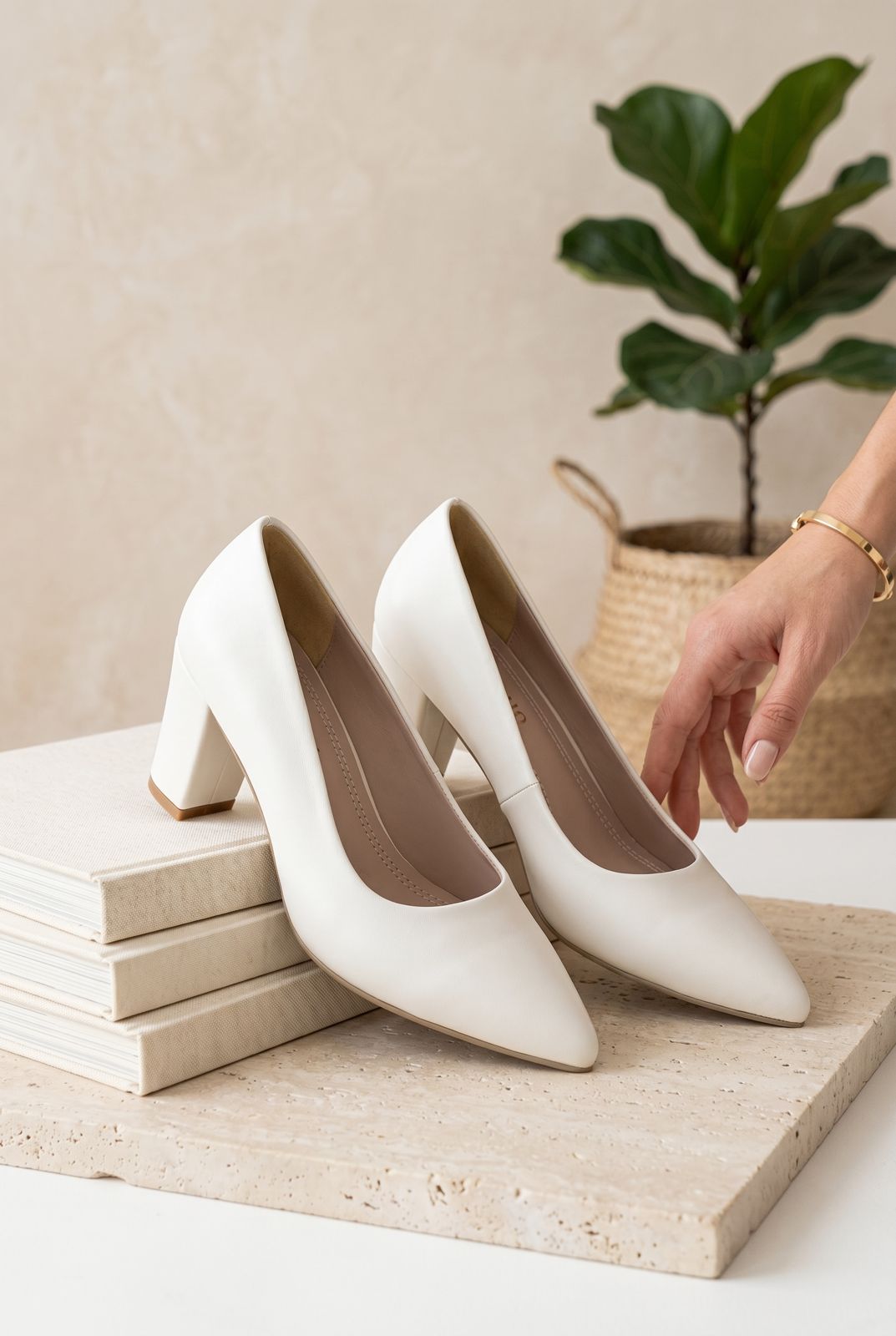NEW ,  WOMEN SHOES HEELS W646