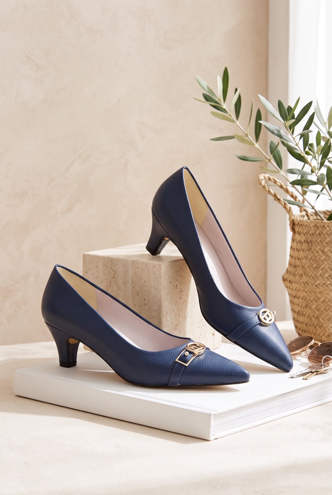 NEW ,  WOMEN SHOES HEELS W829