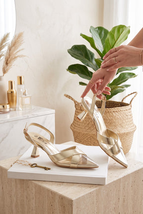 NEW ,  WOMEN SHOES HEELS W90