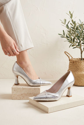 NEW ,  WOMEN SHOES HEELS W662