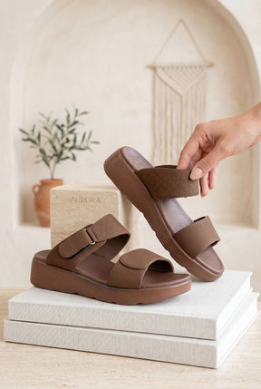 NEW , MEN SLIPPER M563