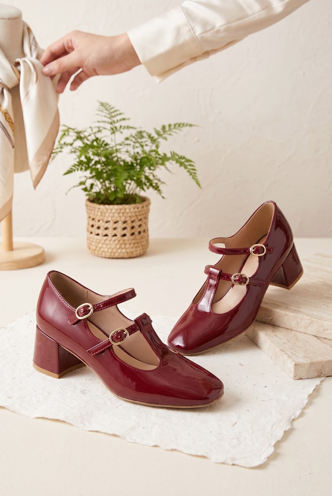 WOMEN SHOES HEELS W683