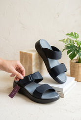 NEW , MEN SLIPPER M563