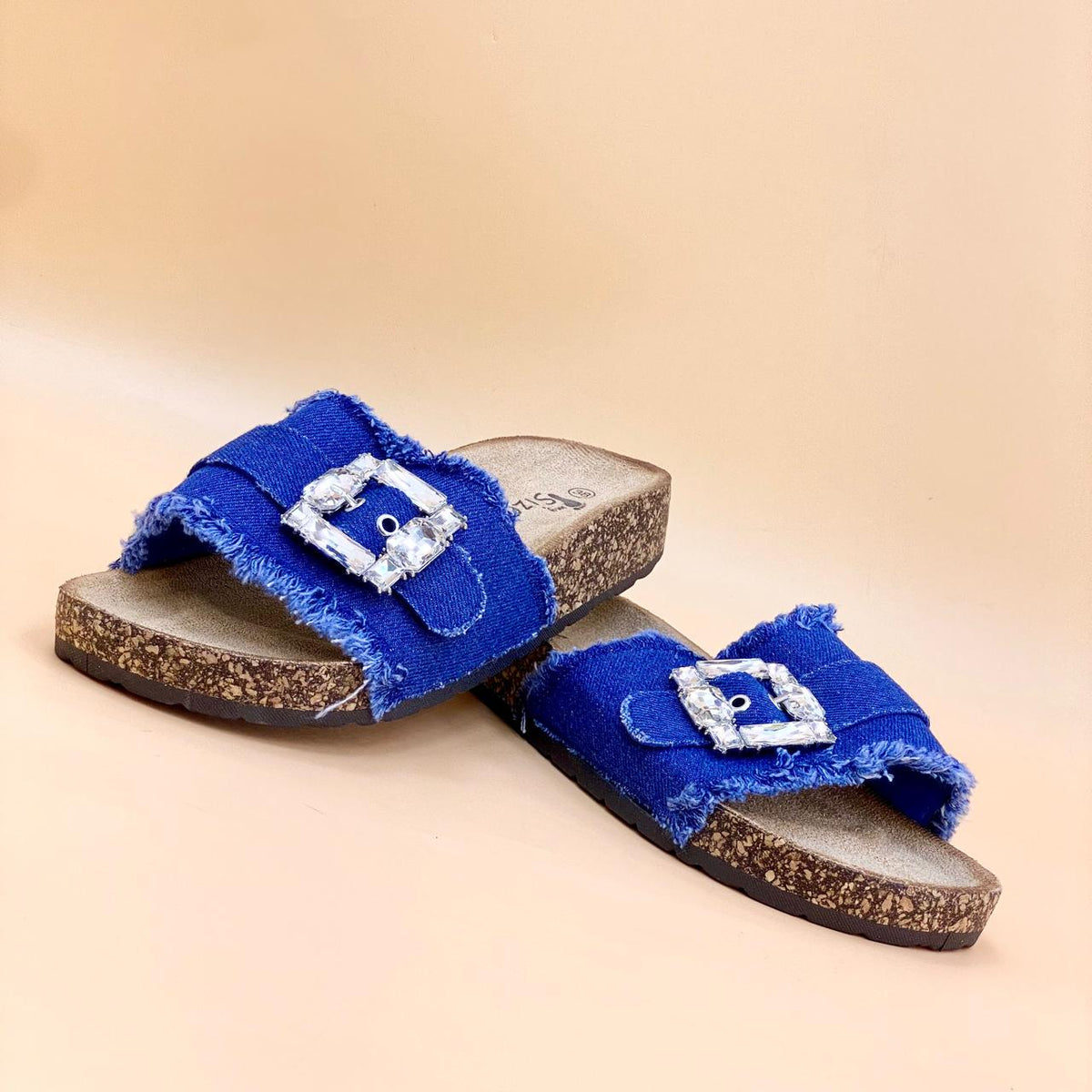 NEW , WOMEN SLIPPERS W3