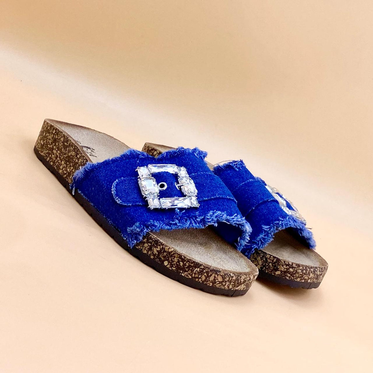 NEW , WOMEN SLIPPERS W3