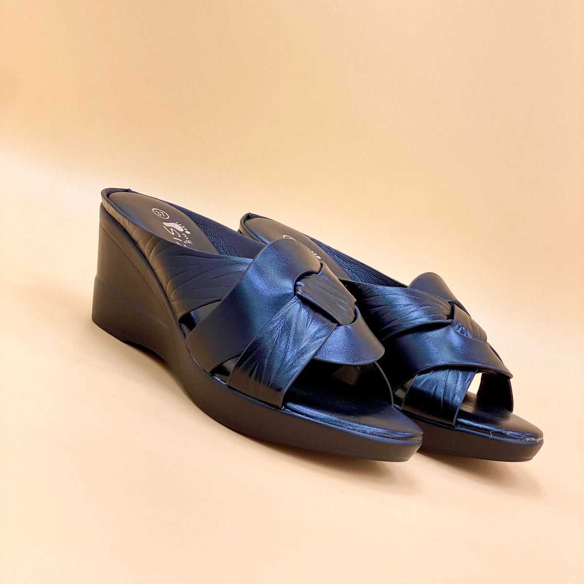 WOMEN SLIPPERS  W542